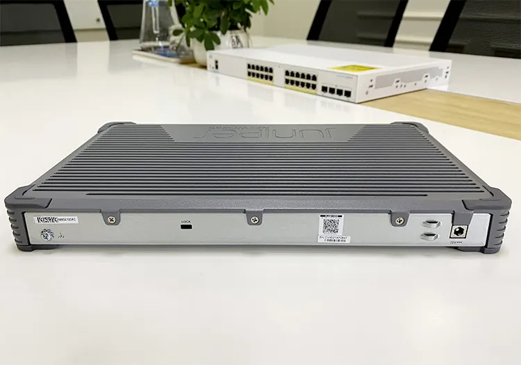 Firewall Juniper SRX300-SYS-JB Firewall Juniper SRX300-SYS-JB