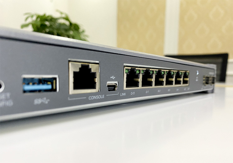 Firewall Juniper SRX300-SYS-JB
