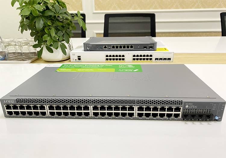 Switch Juniper EX2300-48T Switch Juniper EX2300-48T
