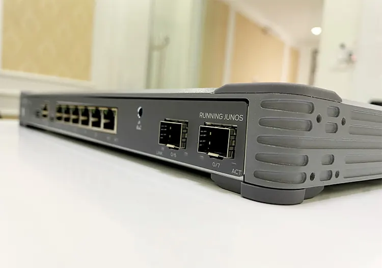 Firewall Juniper SRX300-SYS-JB Firewall Juniper SRX300-SYS-JB