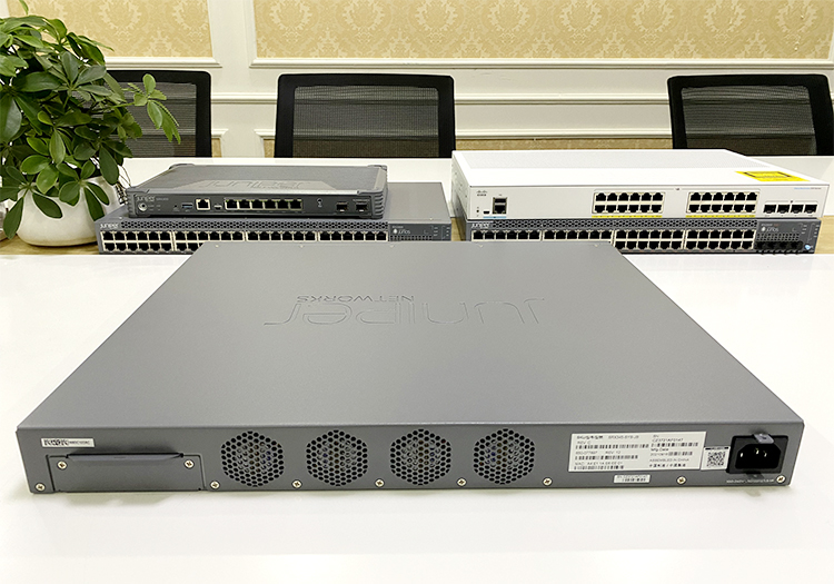 Firewall Juniper SRX345-SYS-JB