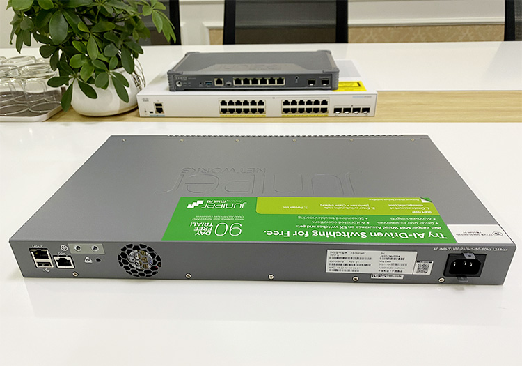 Switch Juniper EX2300-48T Switch Juniper EX2300-48T